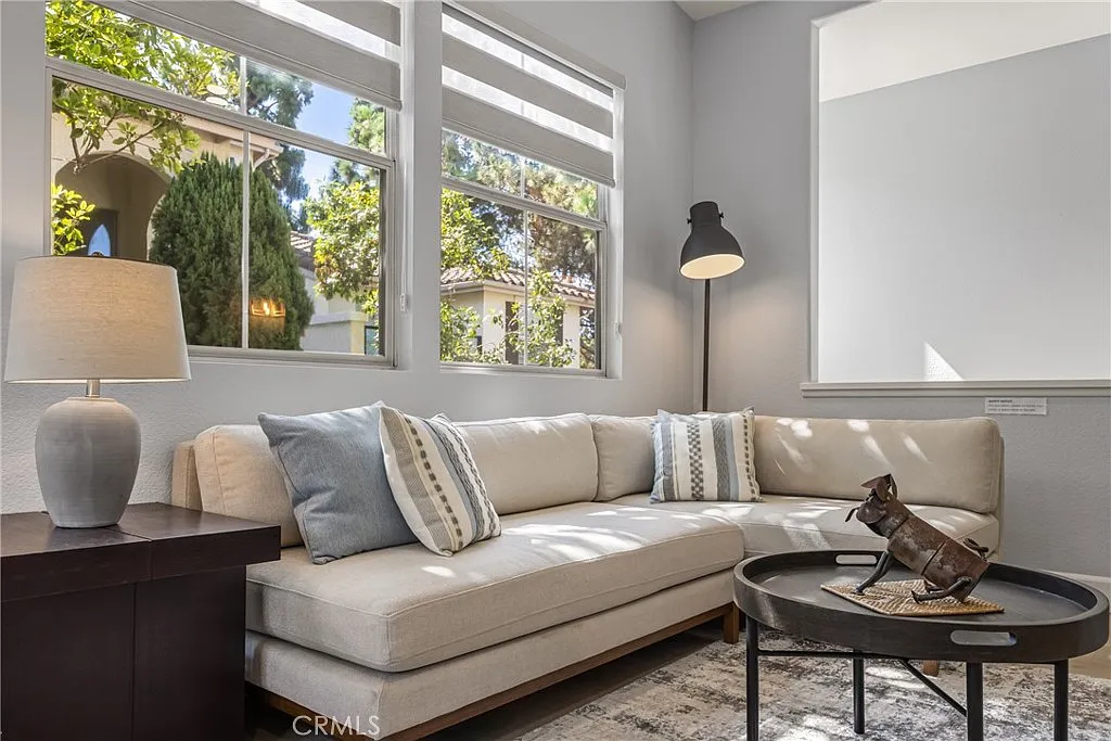 2 bed, 1069 sqft, $3,750 — Photo 4