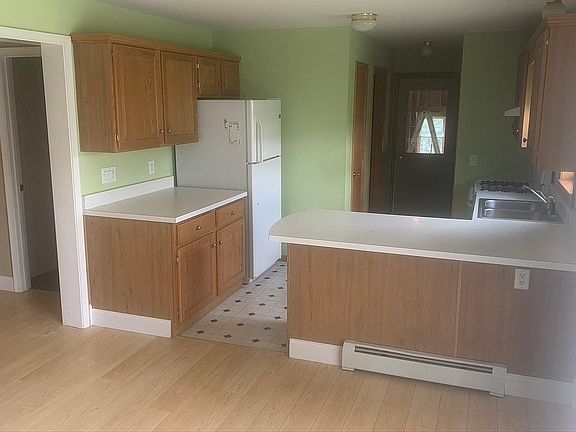 4th image of 171 William Cir