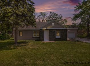 2082 Whitehall Rd, Muskegon, MI 49445