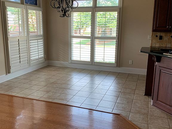 5th image of 7071 Mid Pines Cir