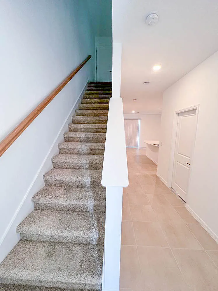 3 bed, 2.5 bath, 1373 sqft, $2,000 — Photo 2