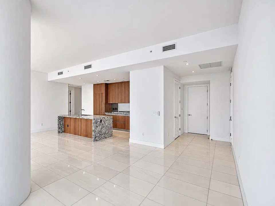 175 SE 25th Rd #2303