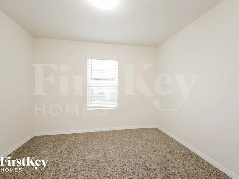519 SW 29th Ter — Photo 13