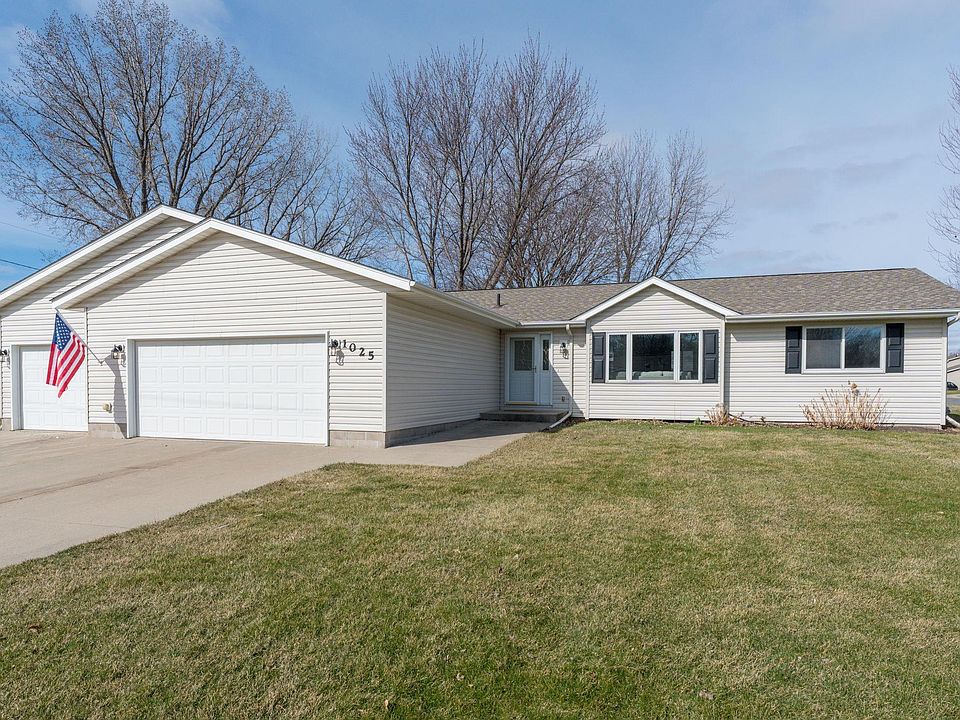 1st image of 1025 Park Dr