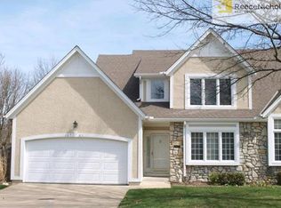 12561 Glenwood St, Overland Park, KS 66209