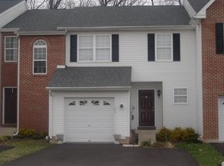 224 Hampshire Dr, Sellersville, PA 18960
