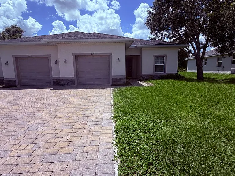 1039 San Cristobal Ave — Photo 2