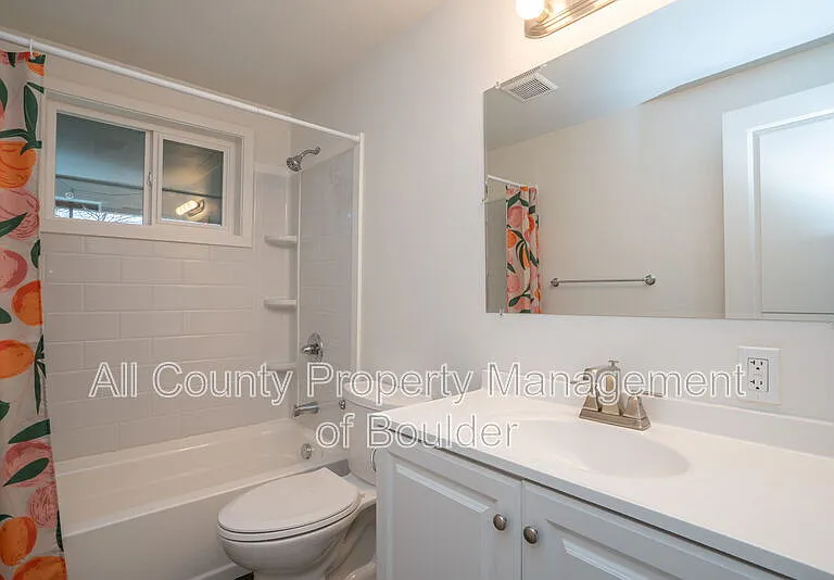 1117 Vivian St — Photo 14