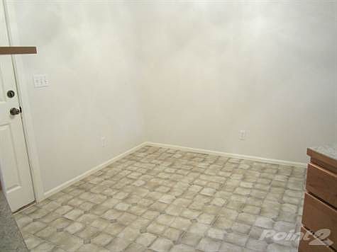 Eating space in kitchen