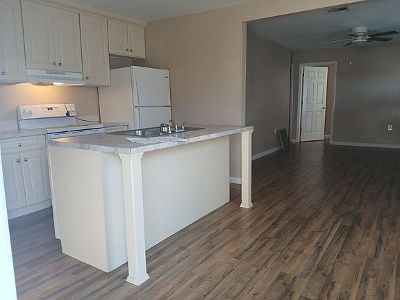 5th image of 217 Kraemer St
