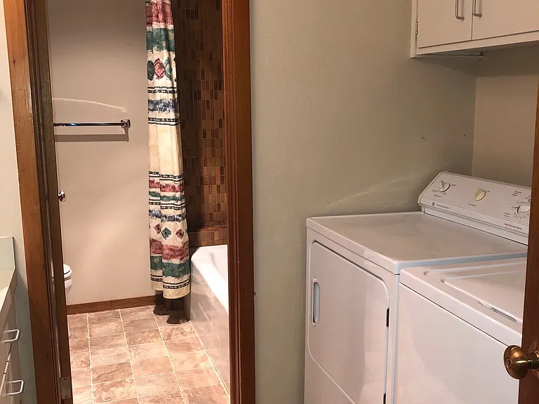 3865 S Lake Creek Drive Hawthorne #223-1 — Photo 14