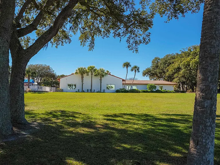 1040 Dorado Dr — Photo 36