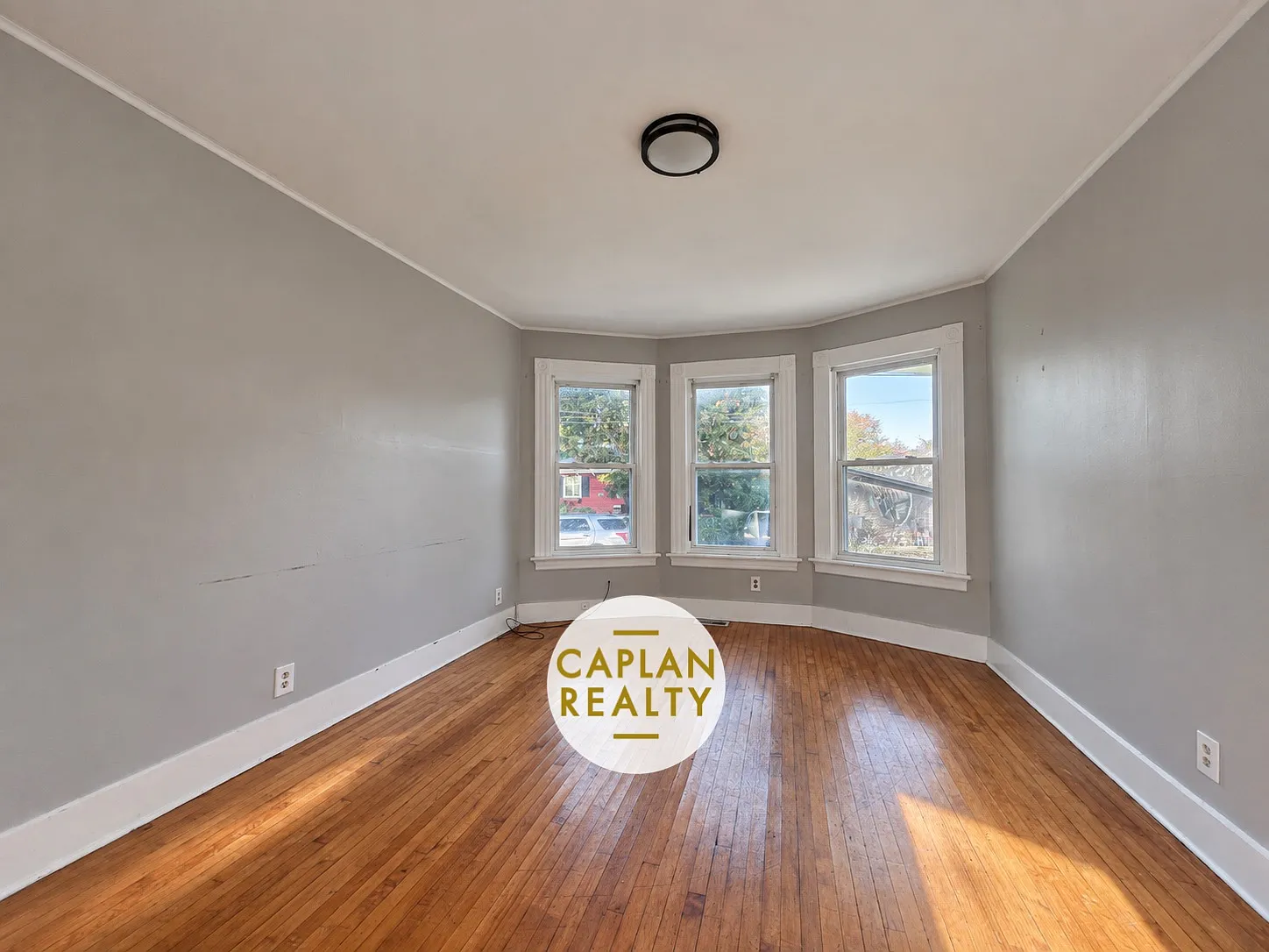 3 bed, $1,550 — Photo 2