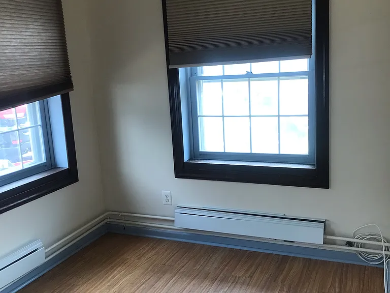 506 Station Ave #1R — Photo 5