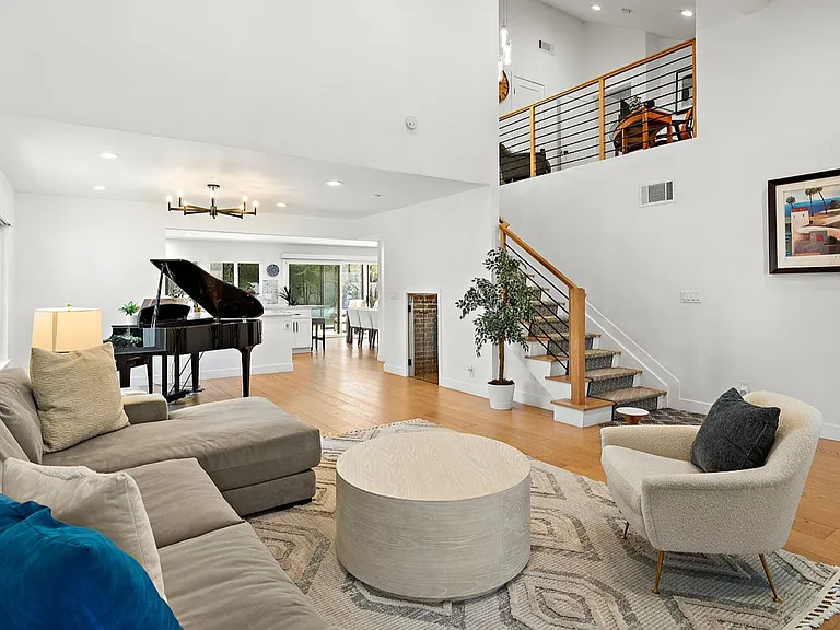 22041 Jonesport Ln — Photo 4