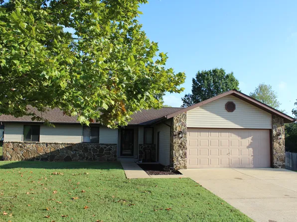 409 Springwood Dr, Mountain Home, AR 72653