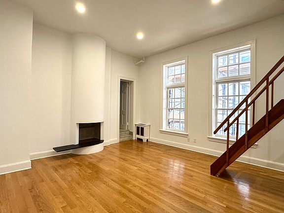 2nd image of 222 Hicks St APT 3C