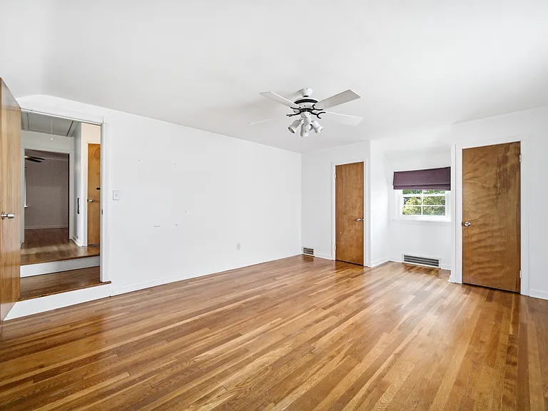 4437 Groveland Rd — Photo 22