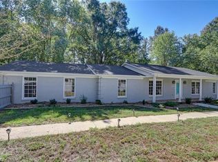5105 Lakeshore Ct, Greensboro, NC 27407