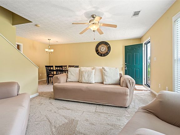 5th image of 2113 Cobblestone Dr