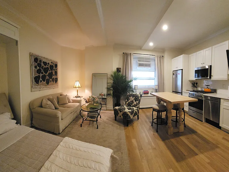 4 Lexington Ave #2F — Photo 3