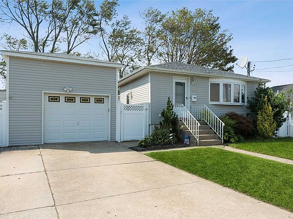 2nd image of 3244 Elliott Blvd