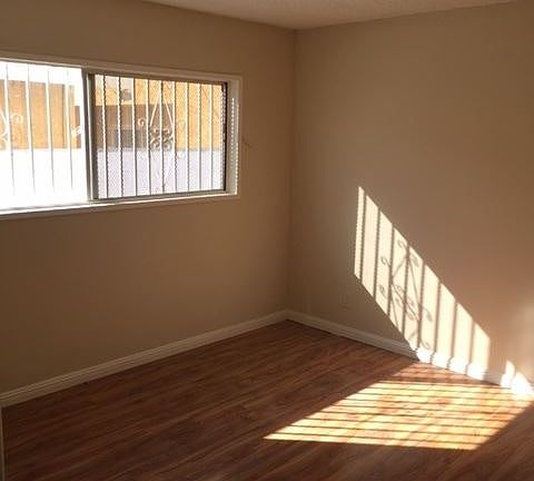 4th image of 4050 W 135th St APT B