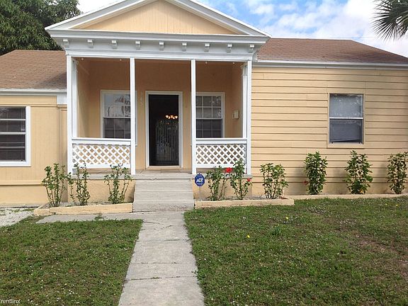 2nd image of 945 34th St