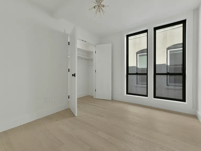 280-282 Sumner St #2 — Photo 10