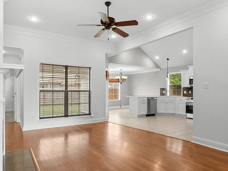 106 Country Mile Dr — Photo 4