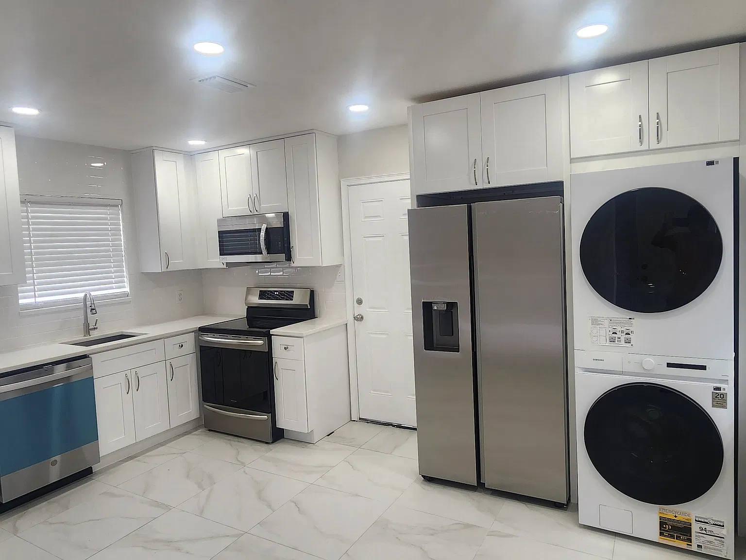 2 bed, 710 sqft, $1,895 — Photo 3