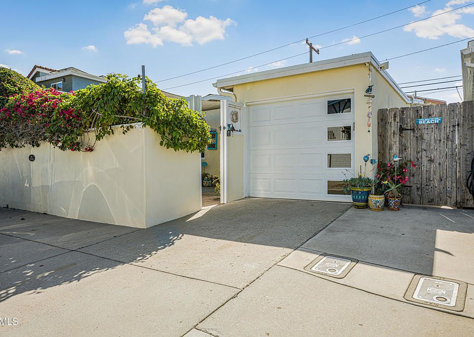 1st image of 328 Santa Monica Dr