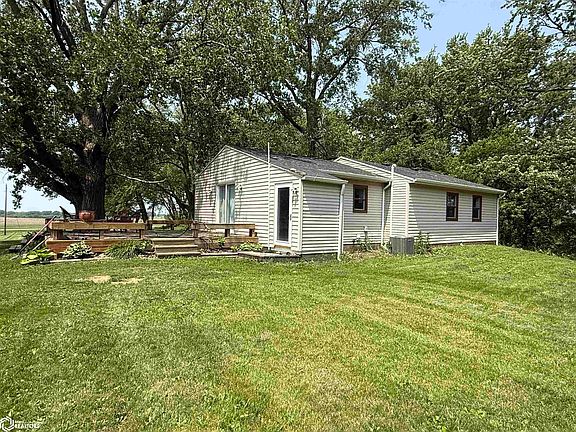 5th image of 4327 Cedar Ave