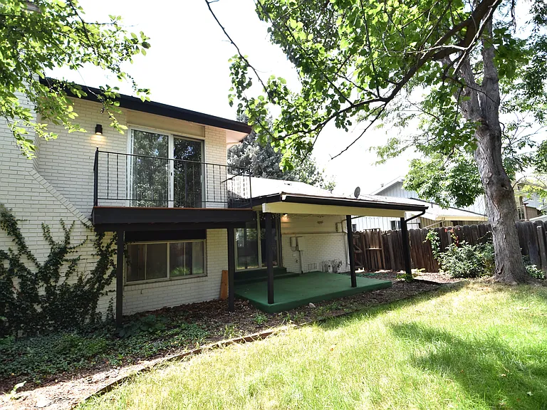 2643 Sherwood Cir — Photo 11