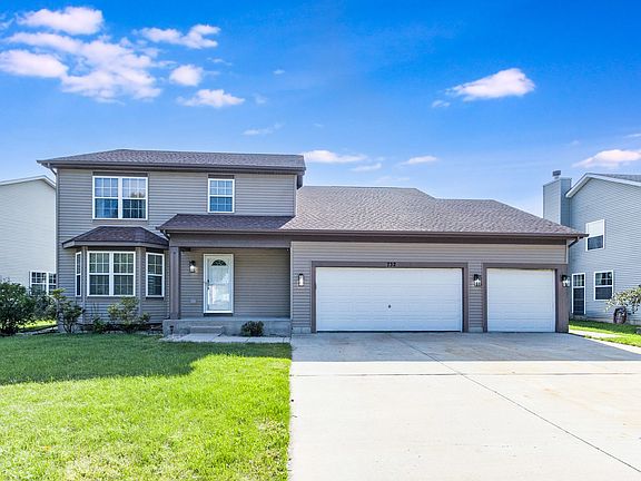 2nd image of 732 Oakwood St