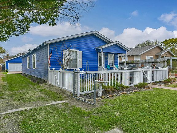 4th image of 4821 Avenue Q 1/2