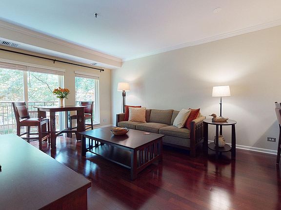 5th image of 119 E Laurel Ave APT 204