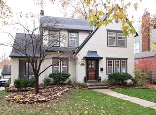 37 W Dartmouth Rd, Kansas City, MO 64113