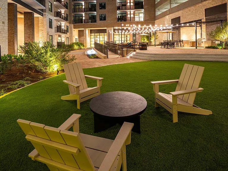 Relaxing Courtyard Chairs