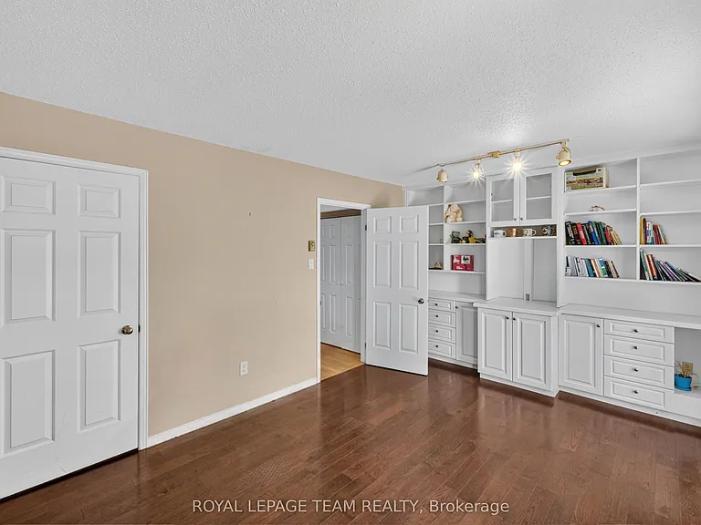 2086 Carling Ave — Photo 7
