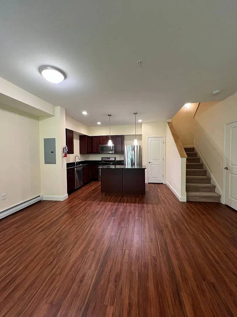 SMSDC - 127 Churchill Street — Photo 1