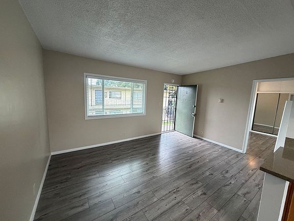 5th image of 2726-2730 E Spaulding St #2730-5