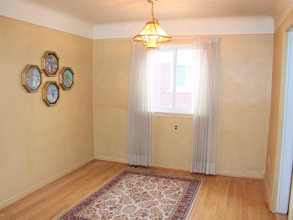 5th image of 29251 Rosemont St