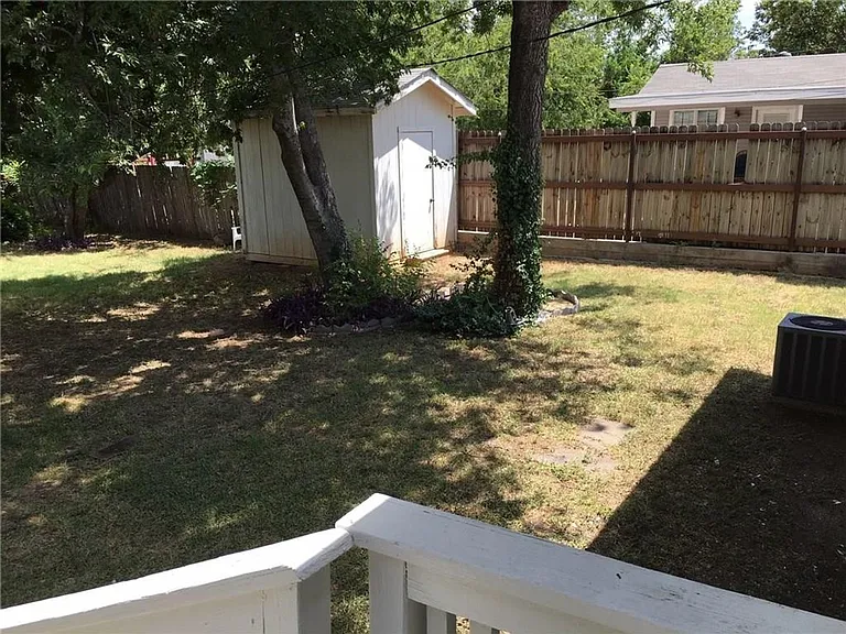 619 Poplar St — Photo 22