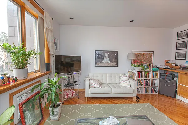 Rented by Voro NYC | media 37