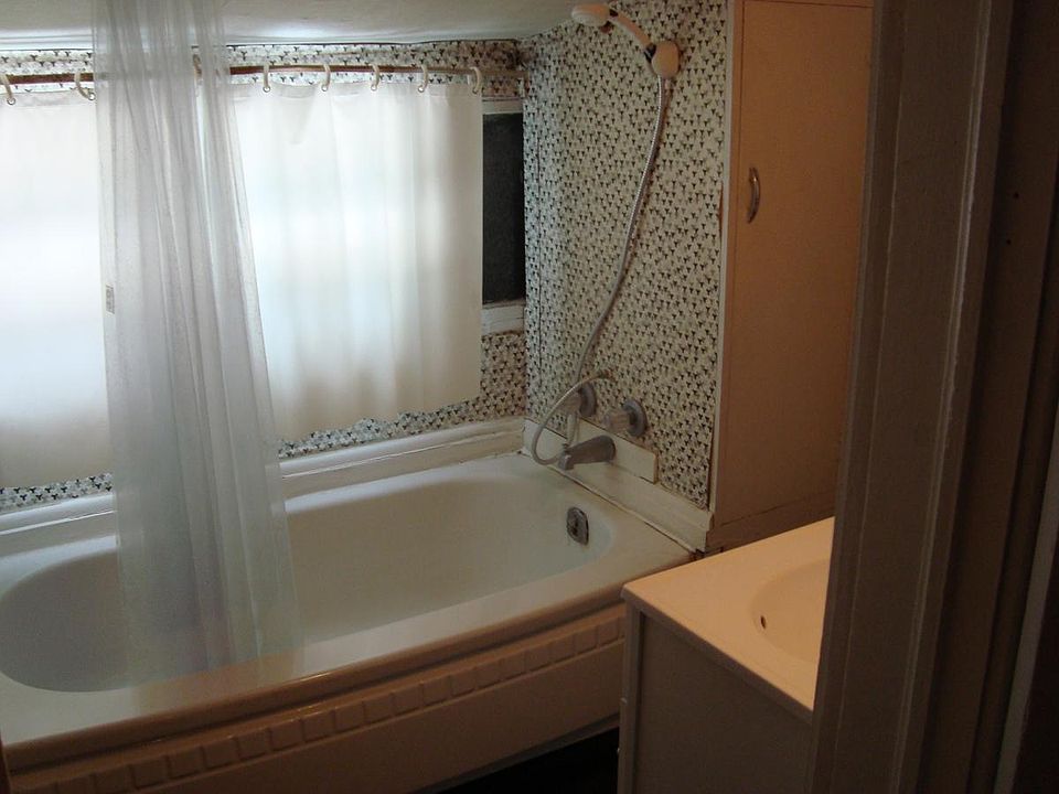 Bathroom tub only w/personal showerhead