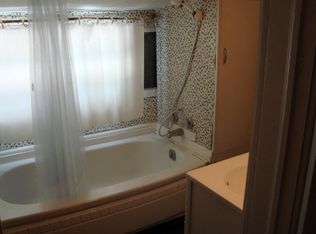 322 E 7th St APT 3, Hastings, NE 68901