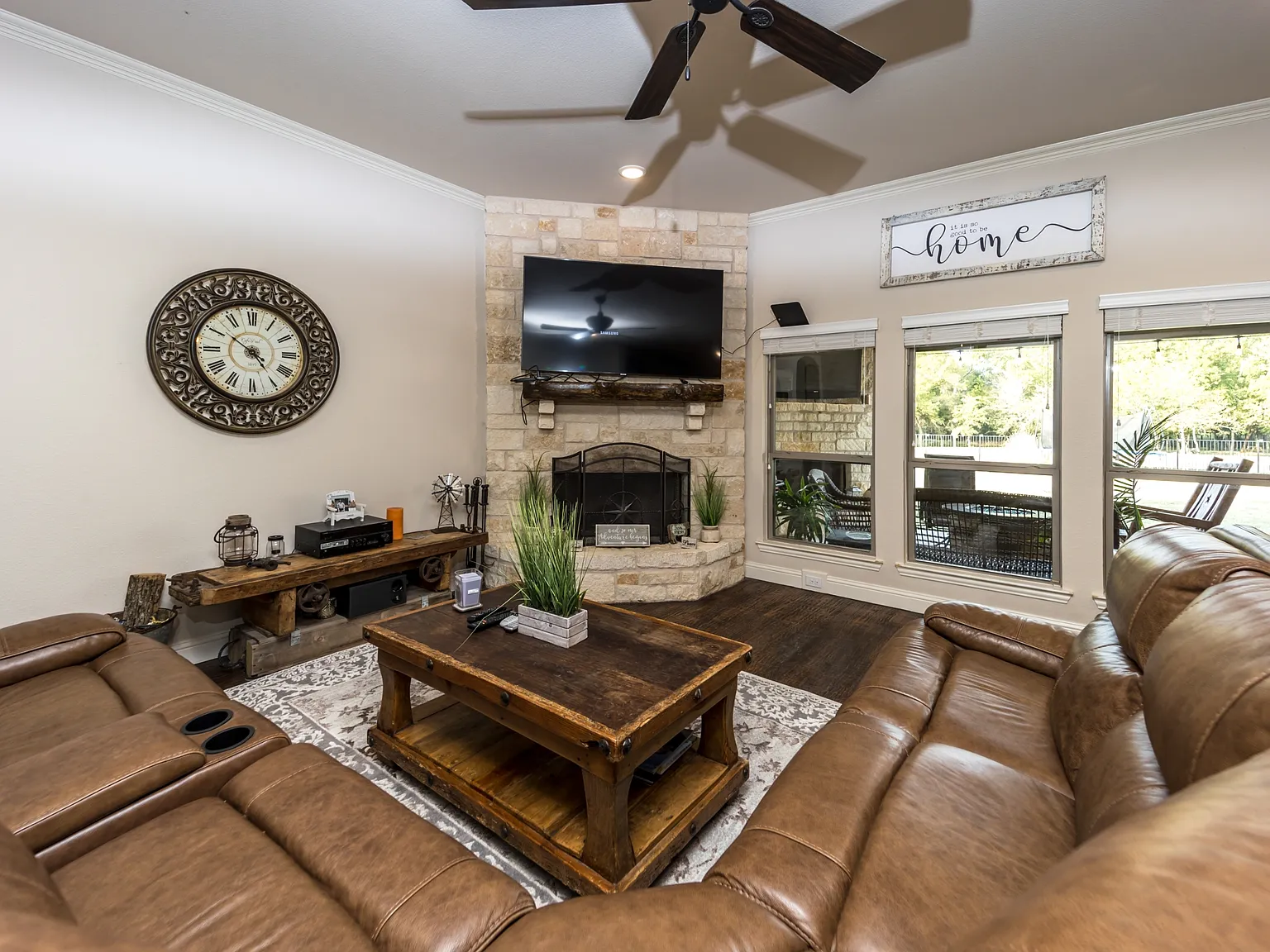 2063 Buck Court - Ste 3 — Photo 2