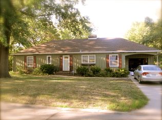 2002 Oxford Rd, Lawrence, KS 66044