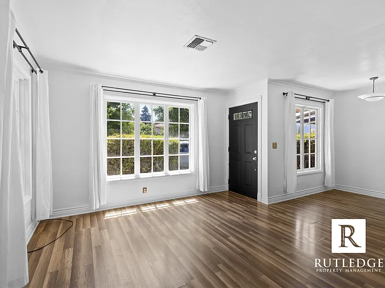 307 Monroe St — Photo 5